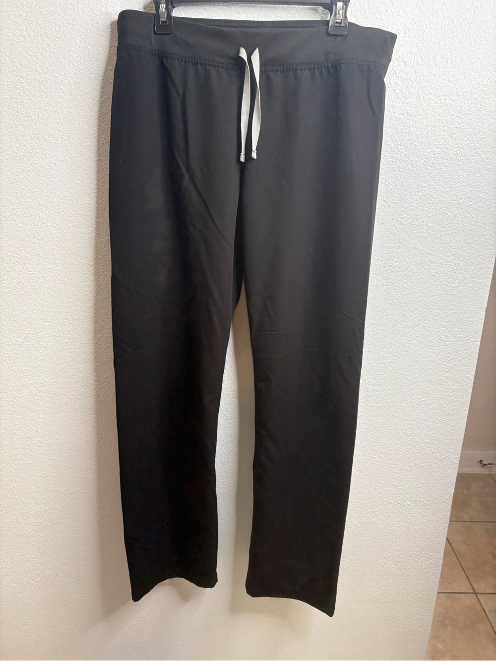 FIGS size Large Tall Black Scrub Pants